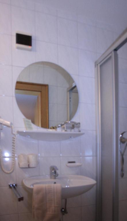 Hotel Brixana Brixen im Thale Pokoj fotografie